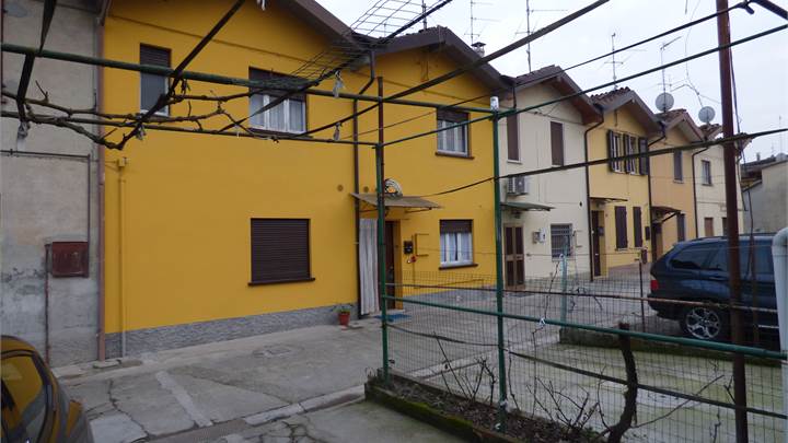 CASTELVETRO P.NO  CASA SU DUE LIVELLI